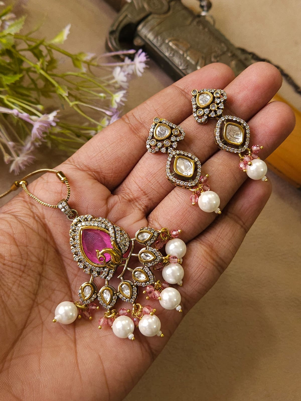 Antique Victorian finish for a luxurious look