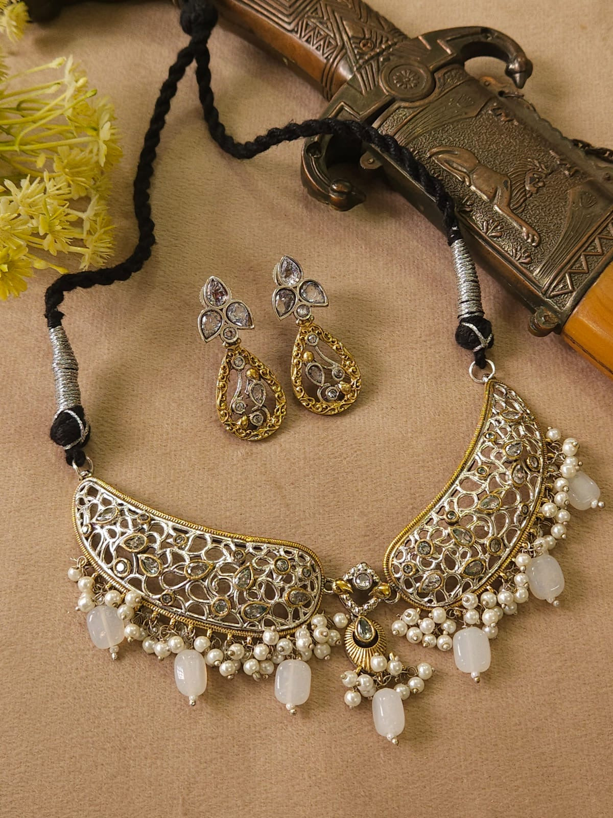 Premium Dual Tone Hasli Necklace Set – Elegant Statement Jewelry