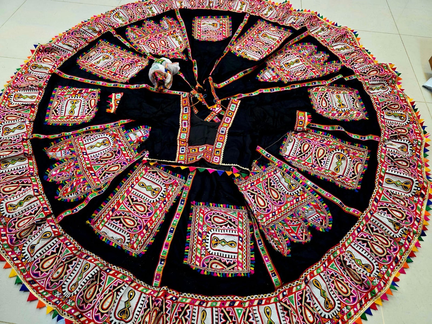 Navratri 2025 Competition Winning Heavy Rayon Cotton Gamthi Work Chaniya Choli (8/9 Mtr Flair)