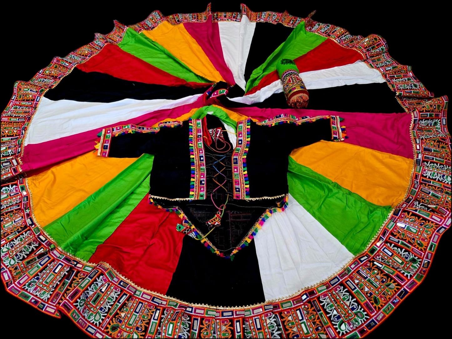 Navratri 2025 Special – Heavy Rayon Cotton Multicolor Lehenga Choli with Gamthi & Mirror Work (8/9 Meter Flair)