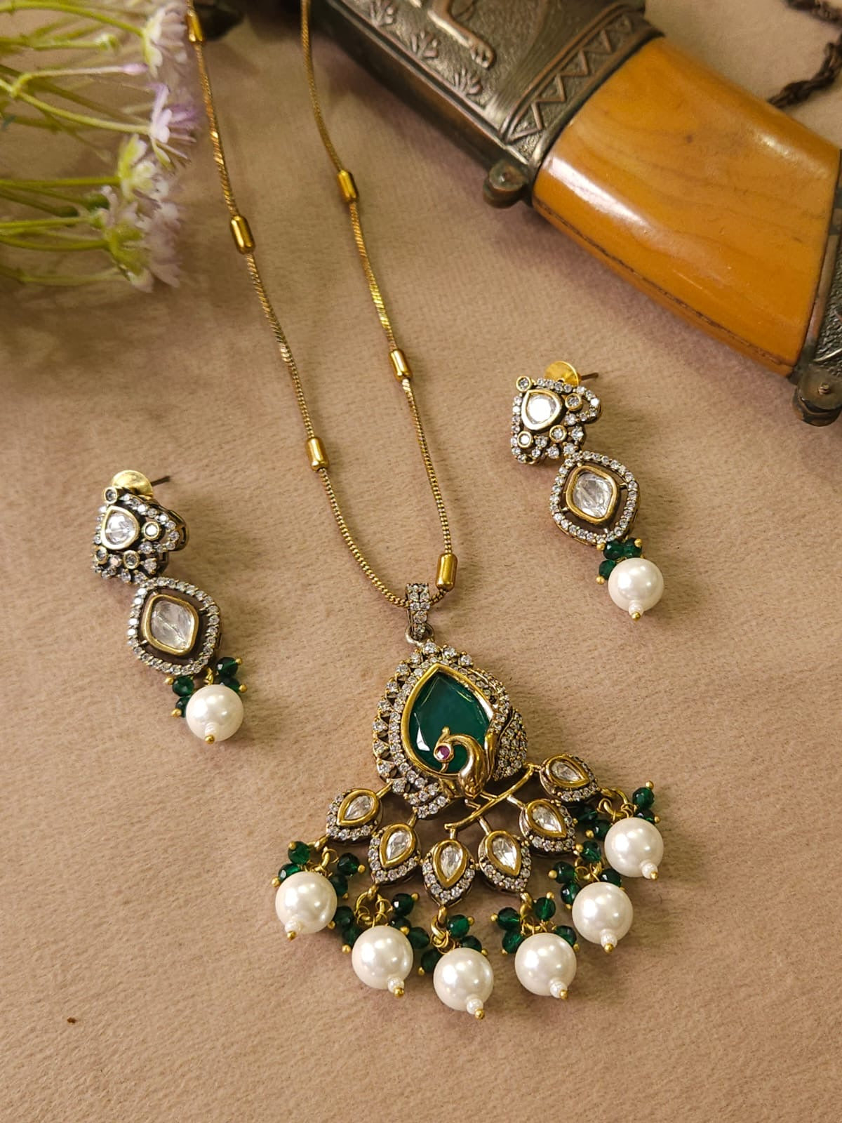 Antique Victorian finish for a luxurious look