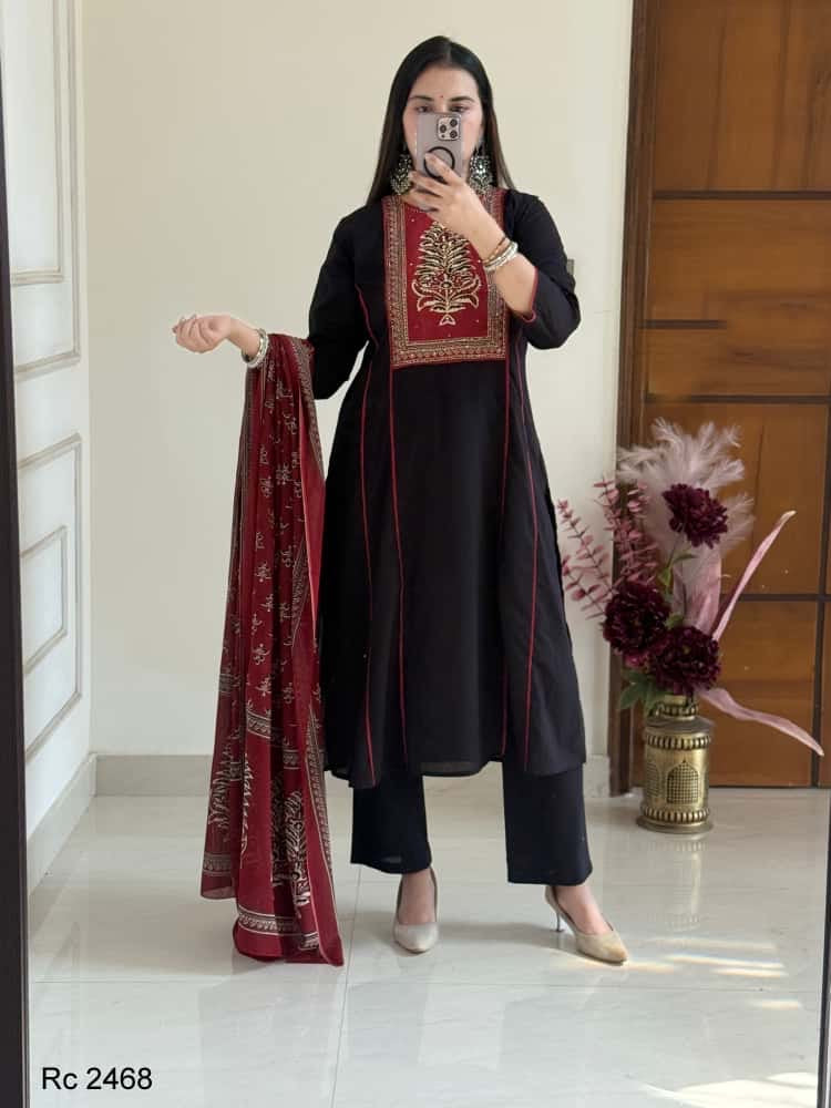 RC Kurtis Exclusive 2468 – Festive Cotton Kurta Set with Handwork & Crochet Detailing