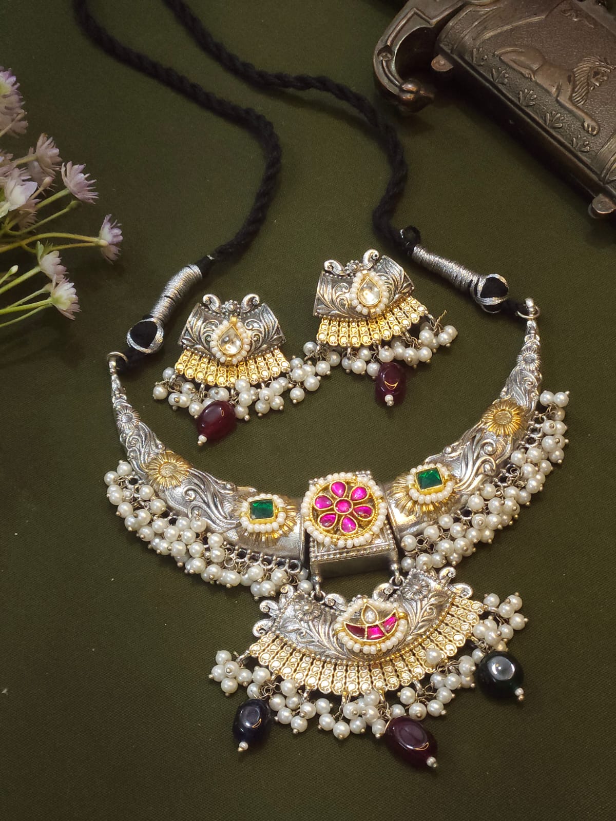 Premium dual tone kundan hasli neckless