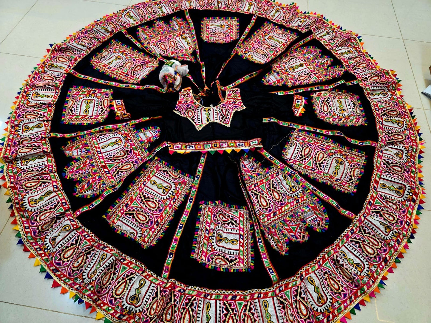 Navratri 2025 Competition Winning Heavy Rayon Cotton Gamthi Work Chaniya Choli (8/9 Mtr Flair)