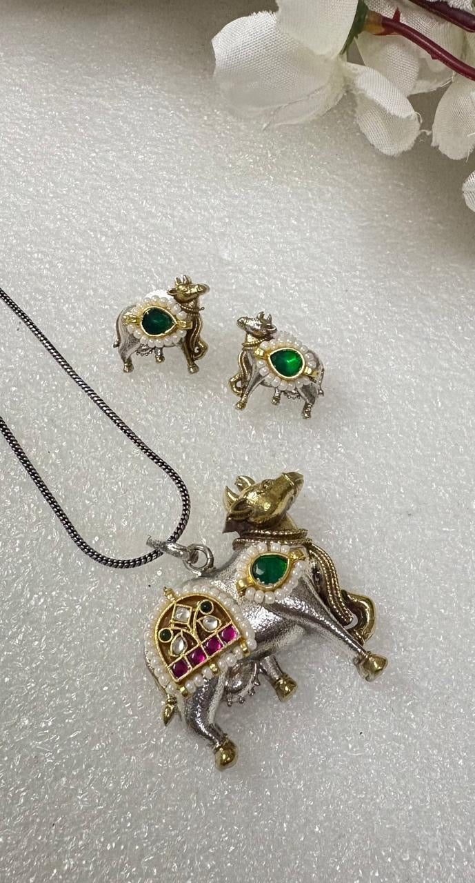 Premium Nandi Set in Dual-Tone Polish