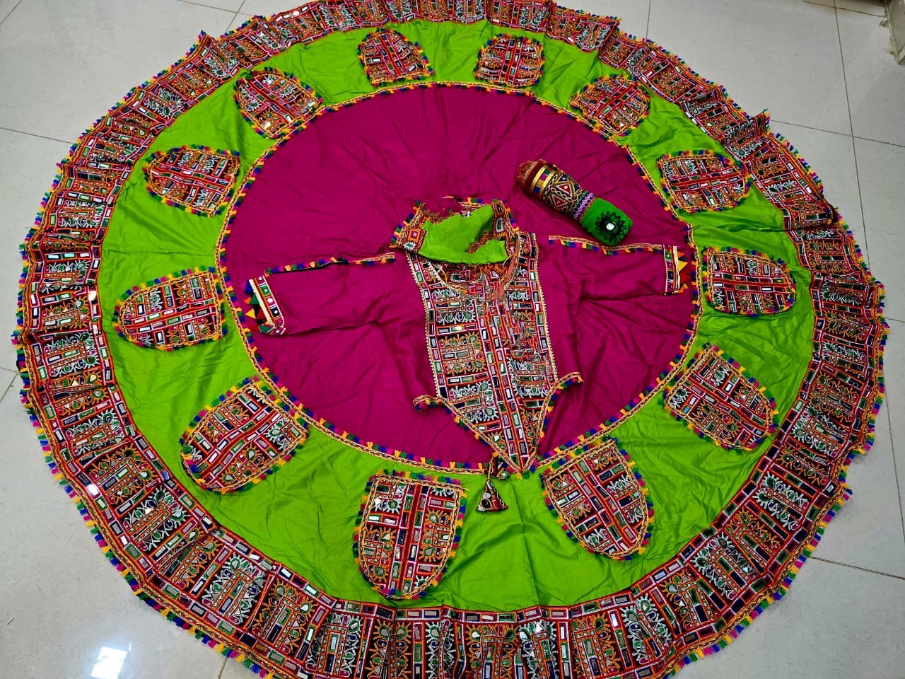 Navratri 2025 Competition Winning Heavy Rayon Cotton Gamthi Work Chaniya Choli (8/9 Mtr Flair)