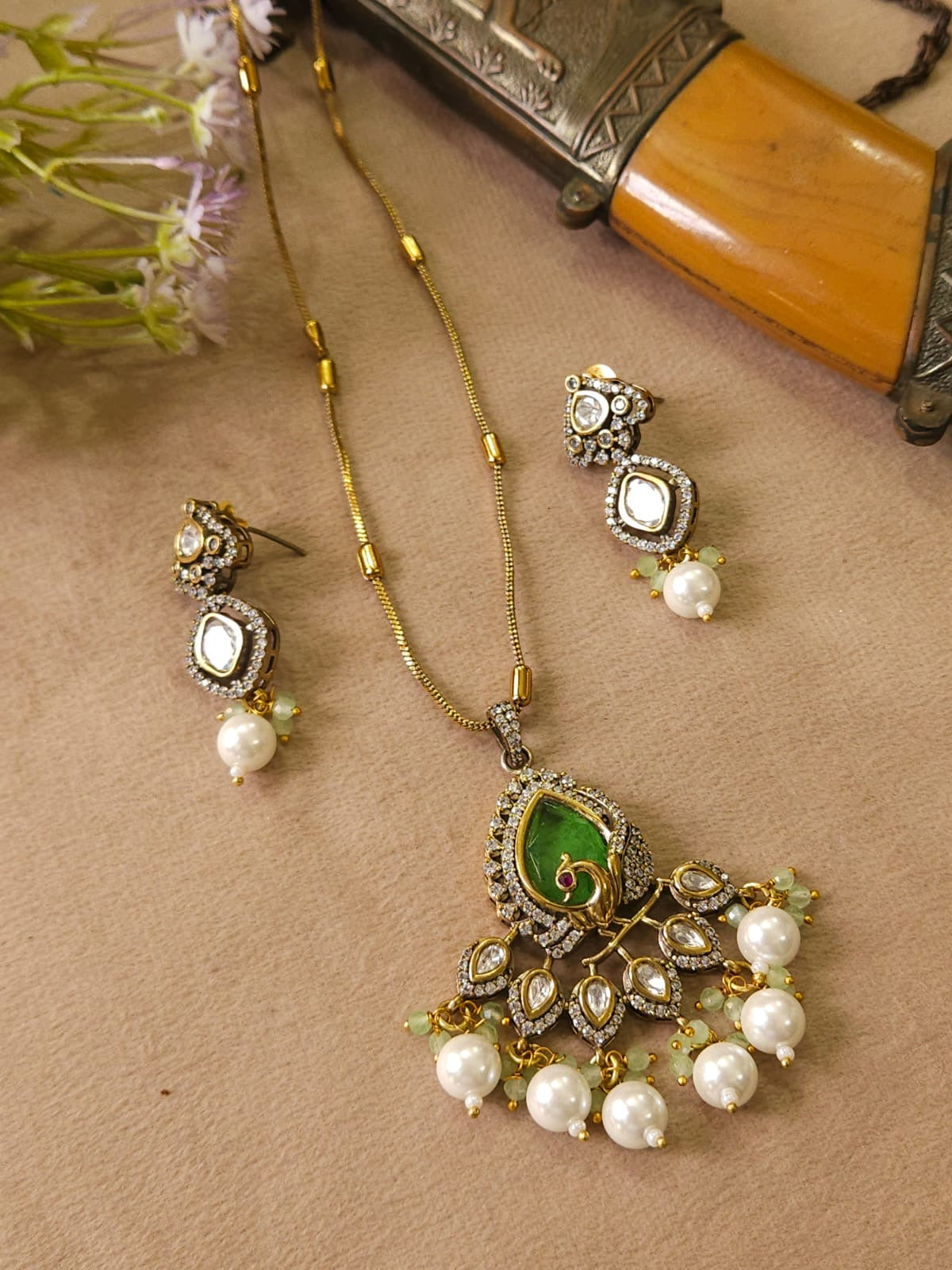 Antique Victorian finish for a luxurious look