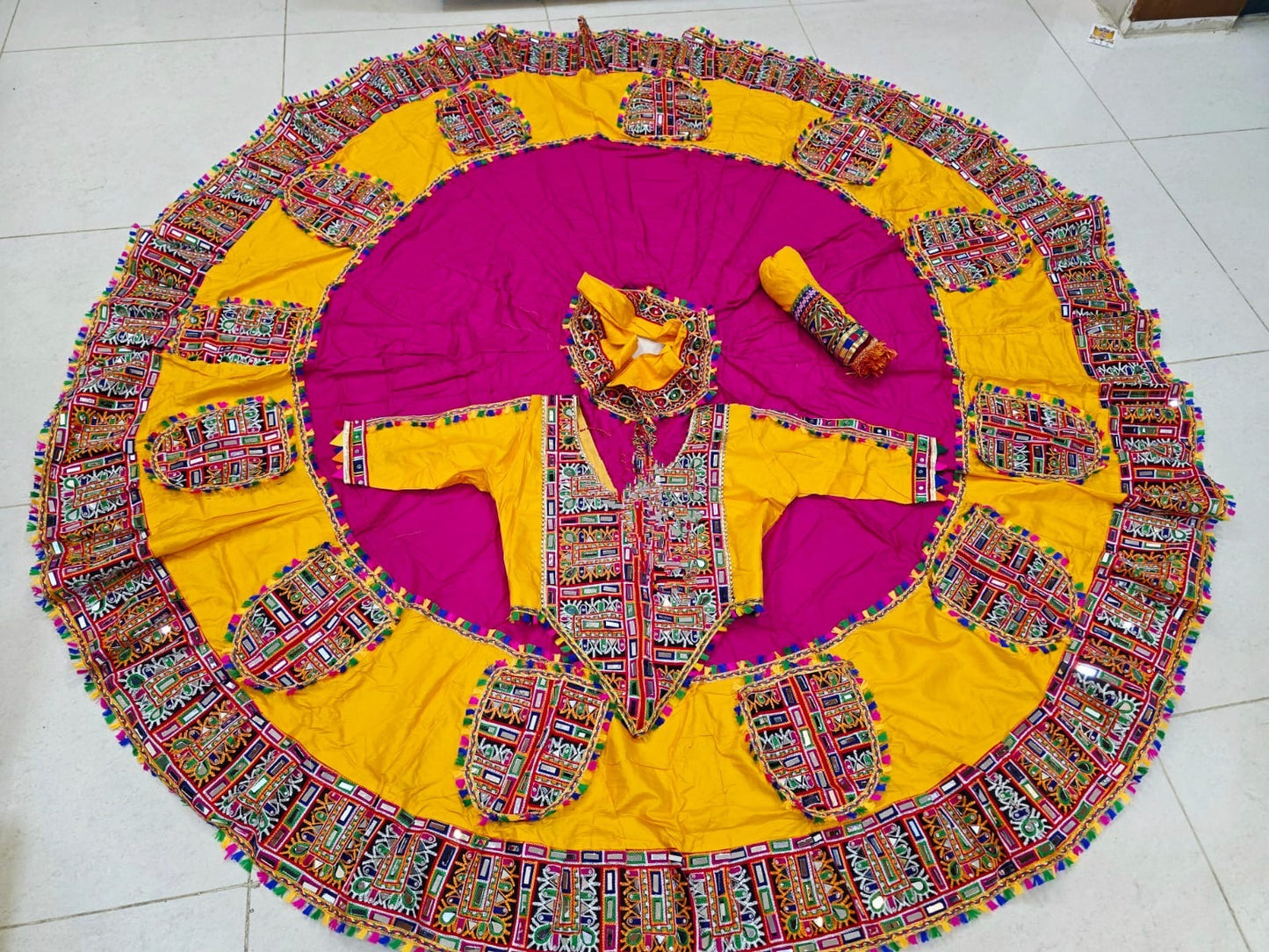 Navratri 2025 Competition Winning Heavy Rayon Cotton Gamthi Work Chaniya Choli (8/9 Mtr Flair)