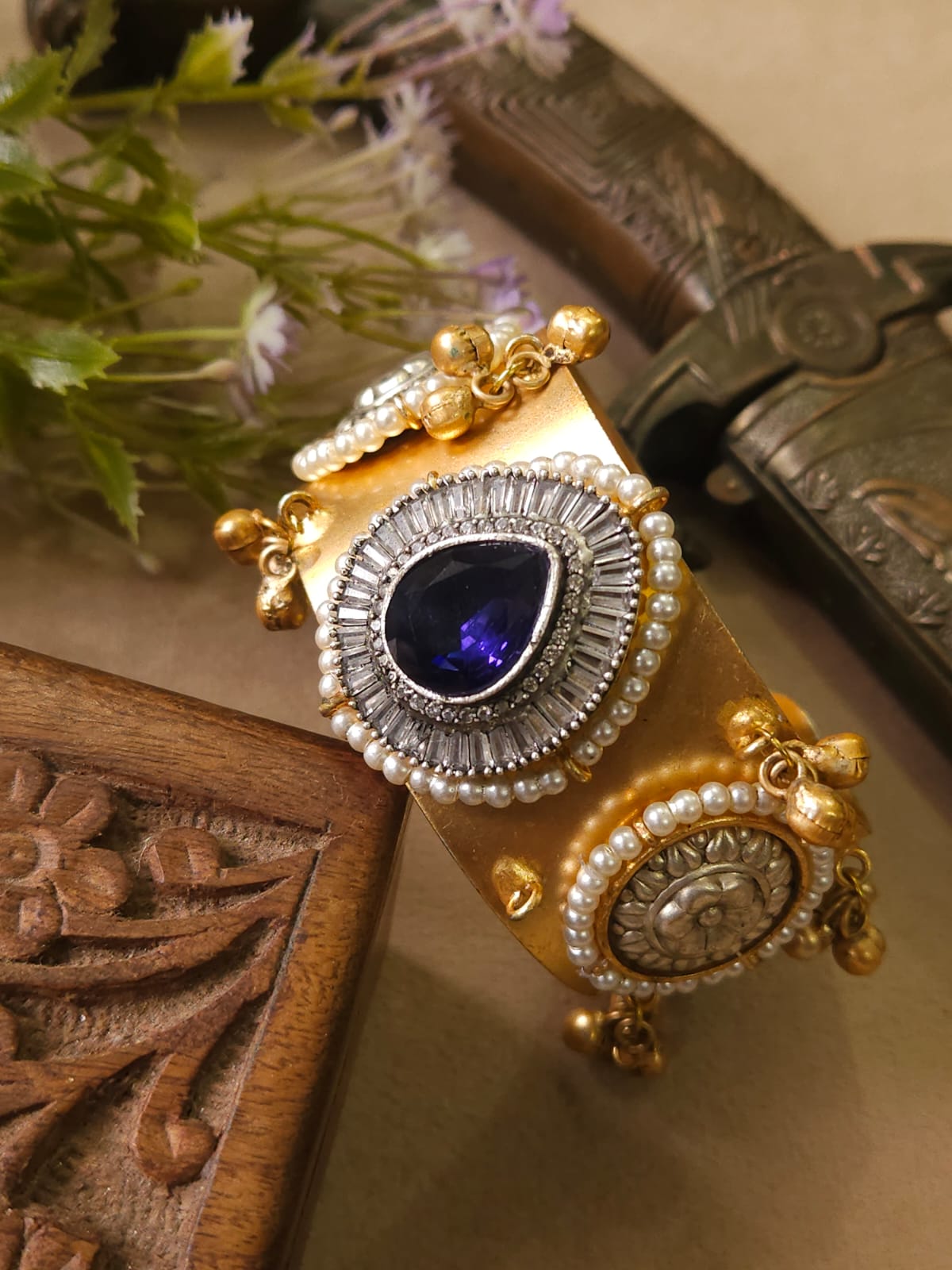 Premium handmade gold-plated handcuff