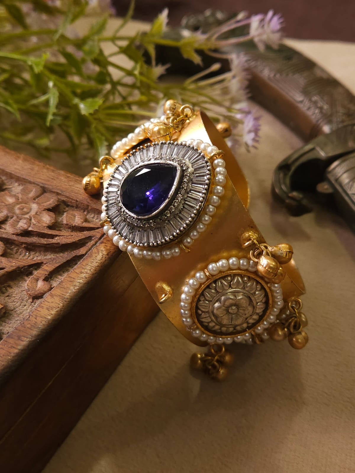 Premium handmade gold-plated handcuff