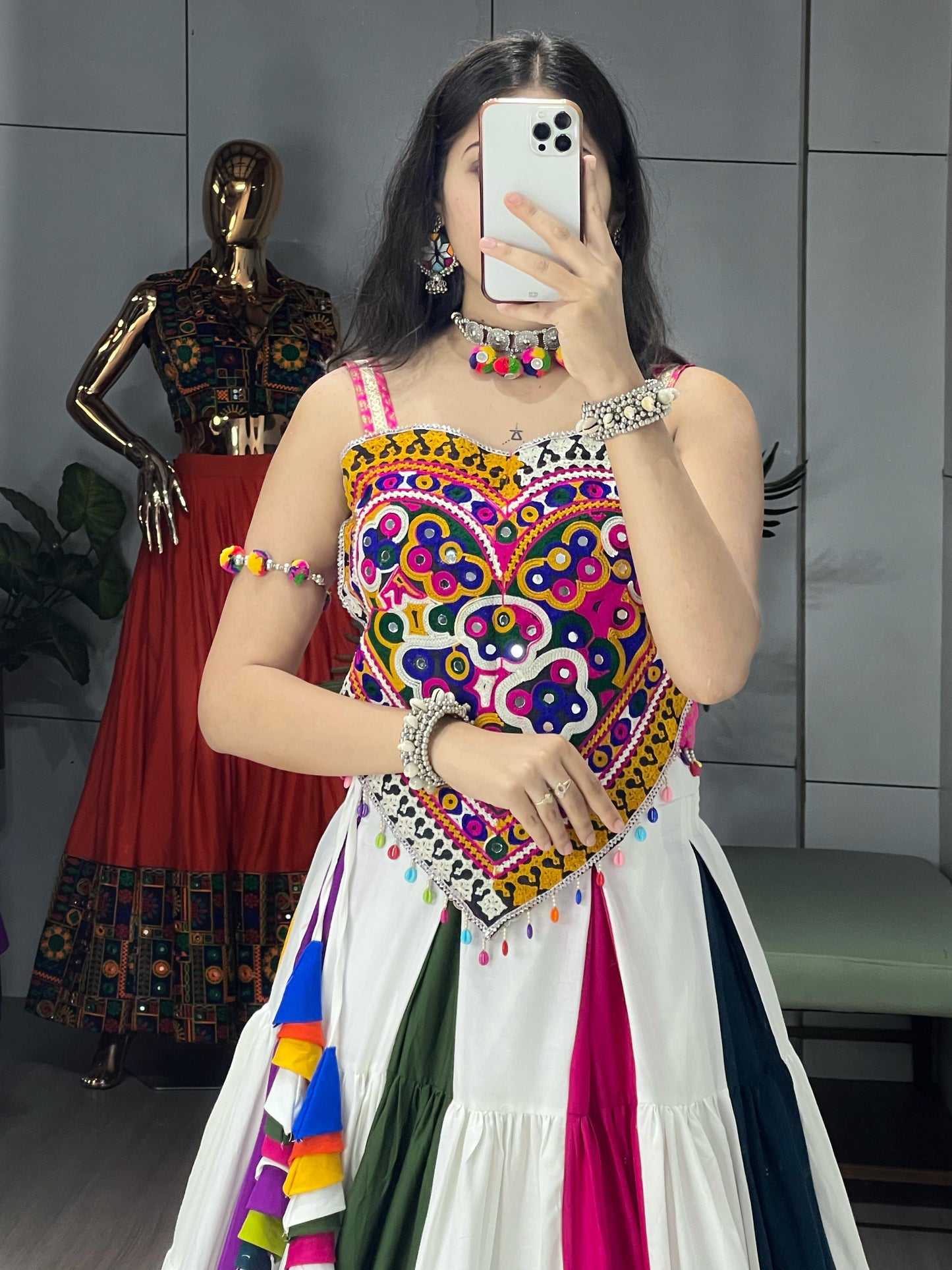Ethnic Women’s Lehenga with Pan Blouse